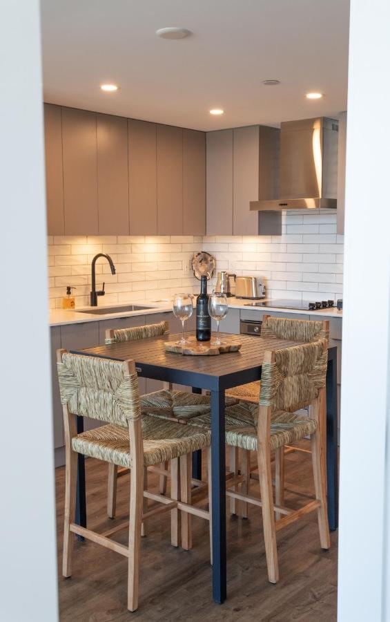 קלונה Awesome View 21 Two Bedroom One Bath Downtown Lake View Near Beach מראה חיצוני תמונה