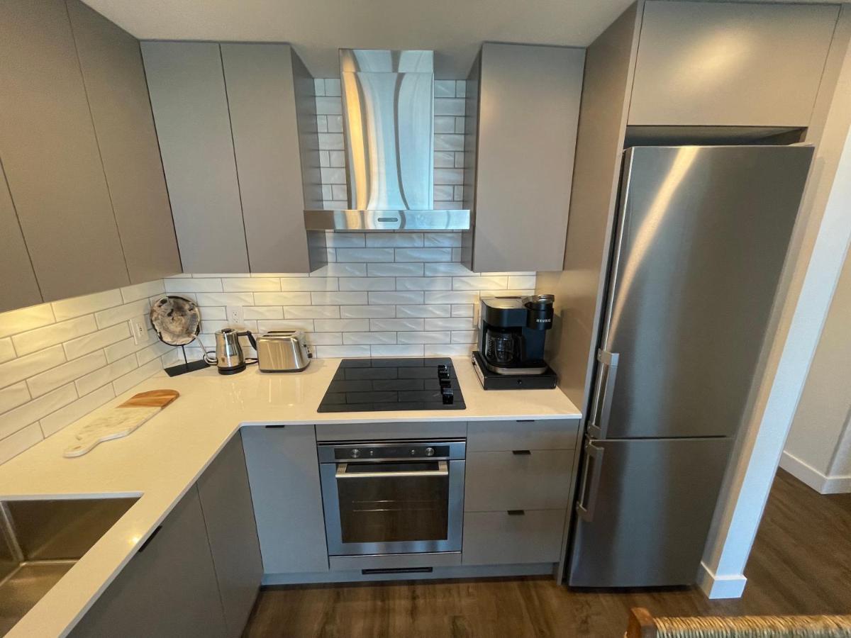 קלונה Awesome View 21 Two Bedroom One Bath Downtown Lake View Near Beach מראה חיצוני תמונה