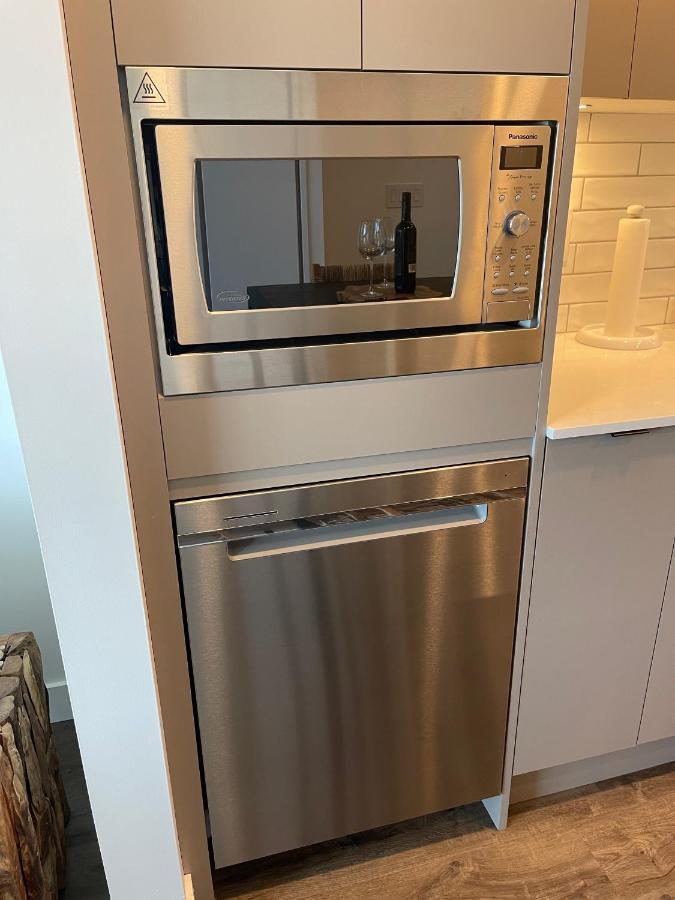 קלונה Awesome View 21 Two Bedroom One Bath Downtown Lake View Near Beach מראה חיצוני תמונה