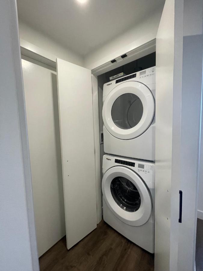 קלונה Awesome View 21 Two Bedroom One Bath Downtown Lake View Near Beach מראה חיצוני תמונה